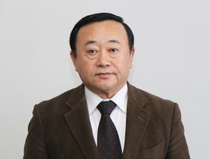 八巻良博 議員